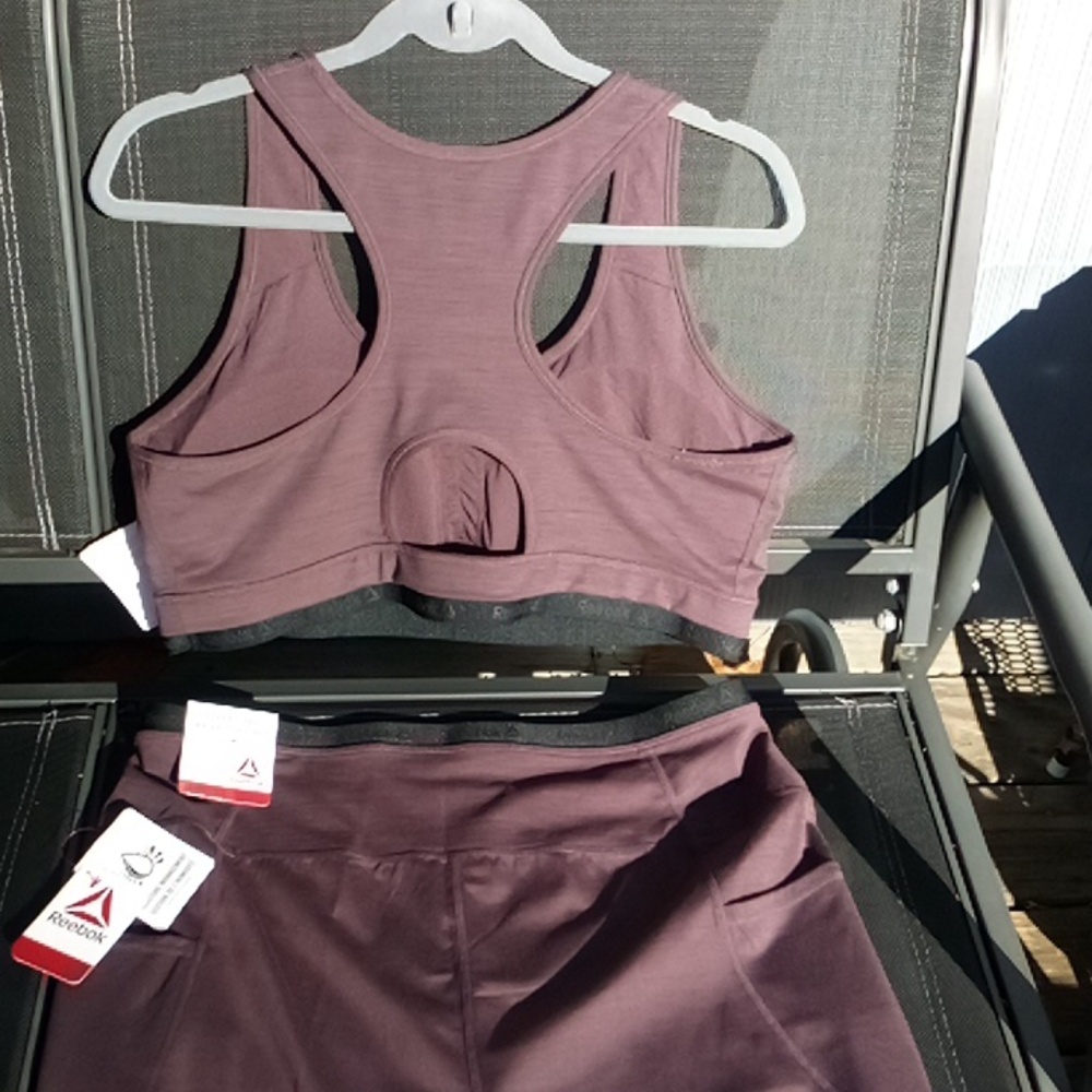 2 piece REEBOK Set Sports bra & shorts with pockets Wicking Size XXL NEW w/tags - Picture 4 of 6